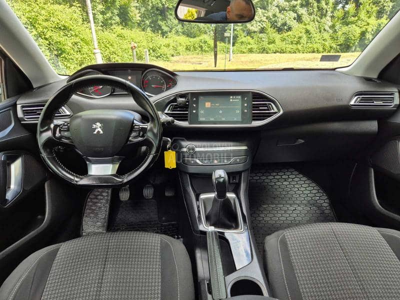 Peugeot 308 1.2