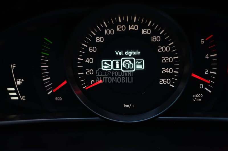 Volvo V40 1.6D D2 OCEAN RACE