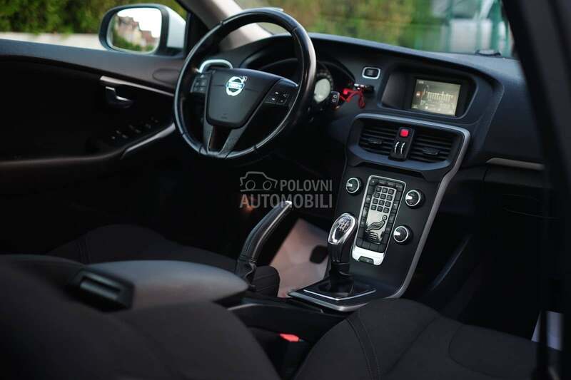 Volvo V40 1.6D D2 OCEAN RACE