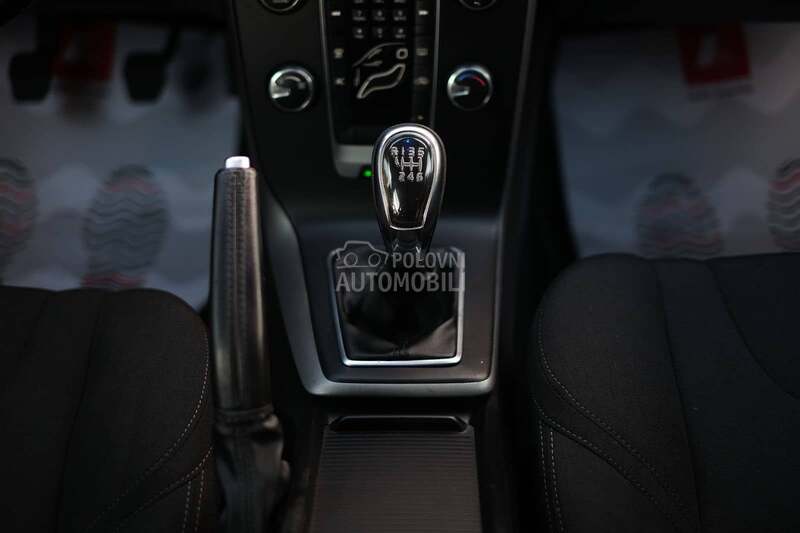 Volvo V40 1.6D D2 OCEAN RACE