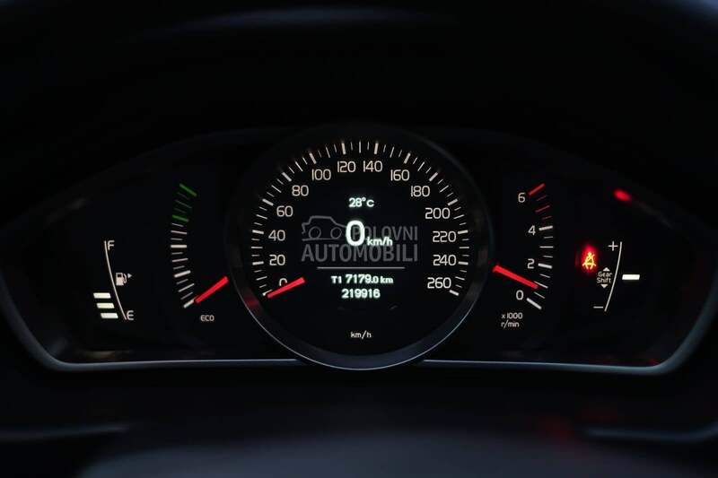 Volvo V40 1.6D D2 OCEAN RACE