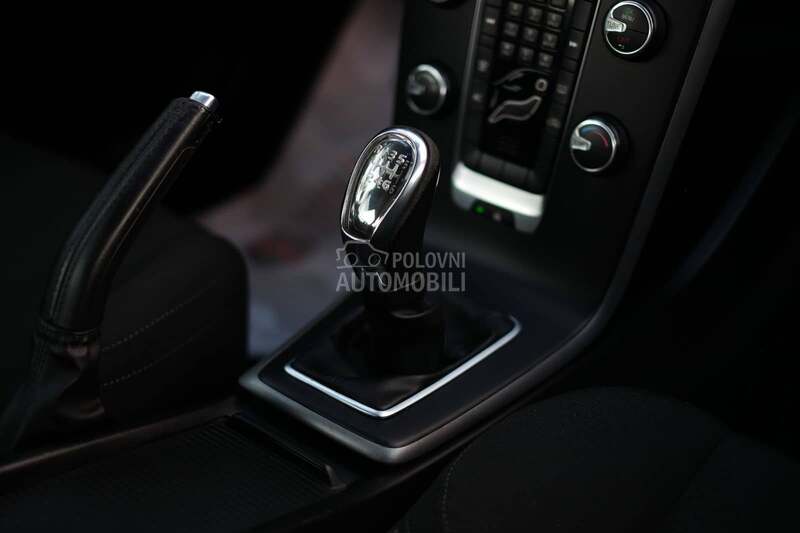 Volvo V40 1.6D D2 OCEAN RACE