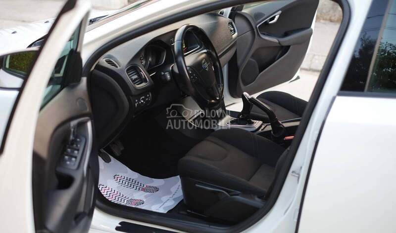 Volvo V40 1.6D D2 OCEAN RACE