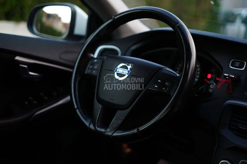 Volvo V40 1.6D D2 OCEAN RACE