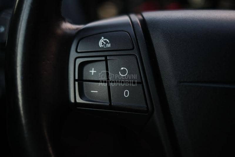 Volvo V40 1.6D D2 OCEAN RACE