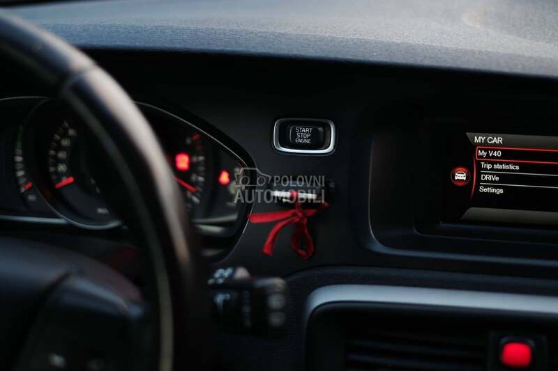 Volvo V40 1.6D D2 OCEAN RACE