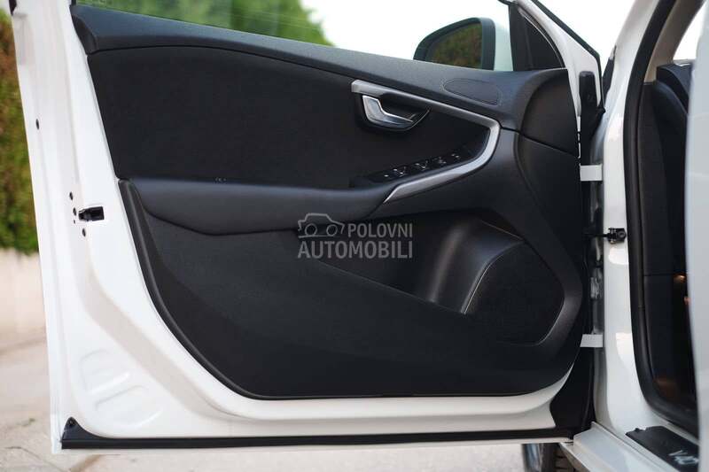 Volvo V40 1.6D D2 OCEAN RACE