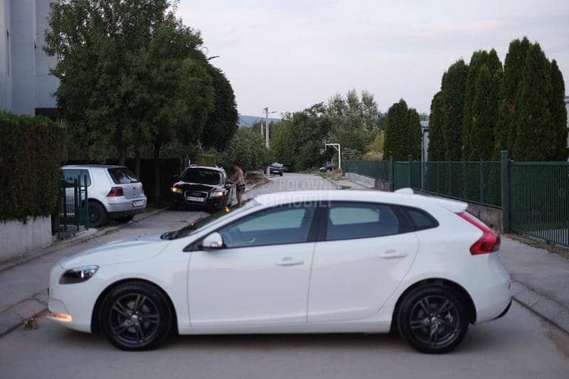 Volvo V40 1.6D D2 OCEAN RACE