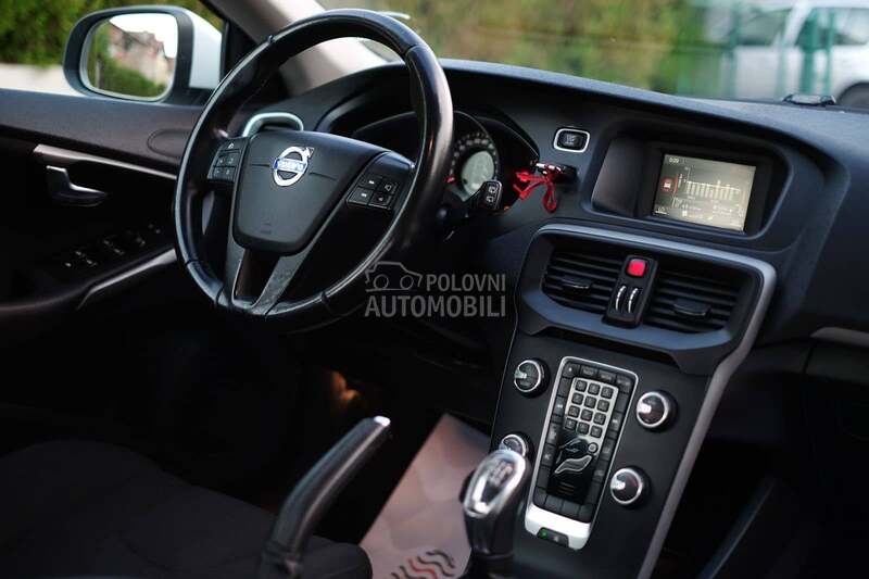 Volvo V40 1.6D D2 OCEAN RACE