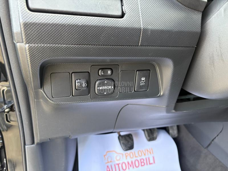 Toyota Auris 1.6 VVT-t Luna