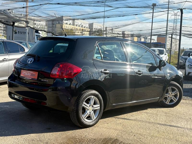 Toyota Auris 1.6 VVT-t Luna