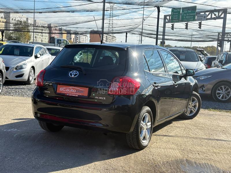 Toyota Auris 1.6 VVT-t Luna