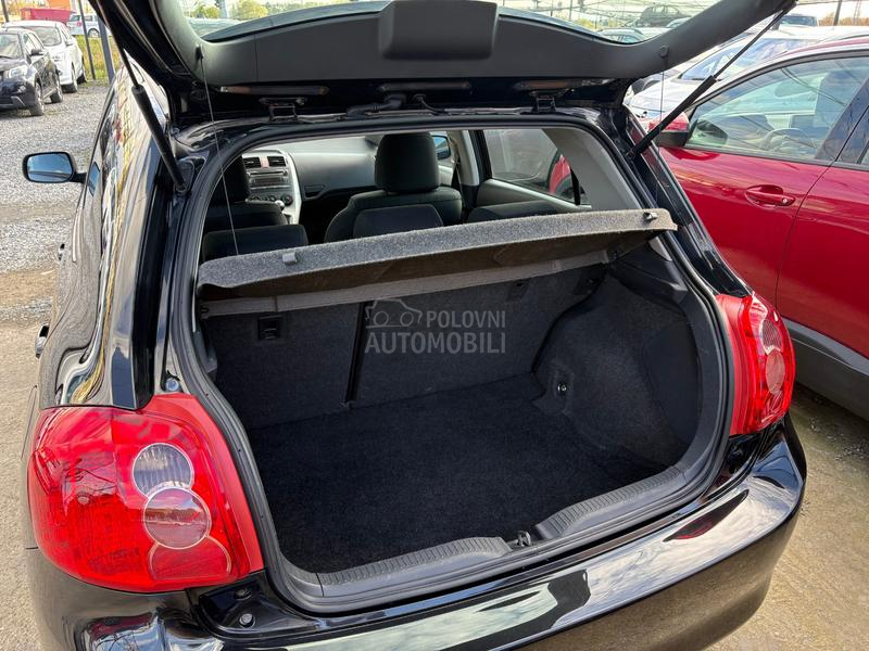 Toyota Auris 1.6 VVT-t Luna