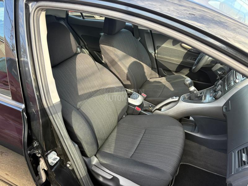 Toyota Auris 1.6 VVT-t Luna