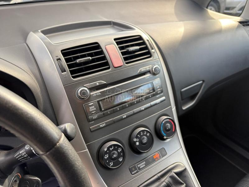 Toyota Auris 1.6 VVT-t Luna