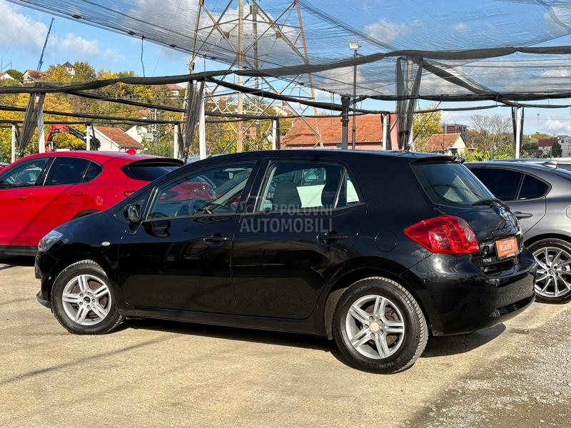 Toyota Auris 1.6 VVT-t Luna