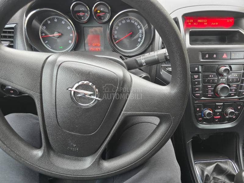 Opel Astra J 1.4 obican motor