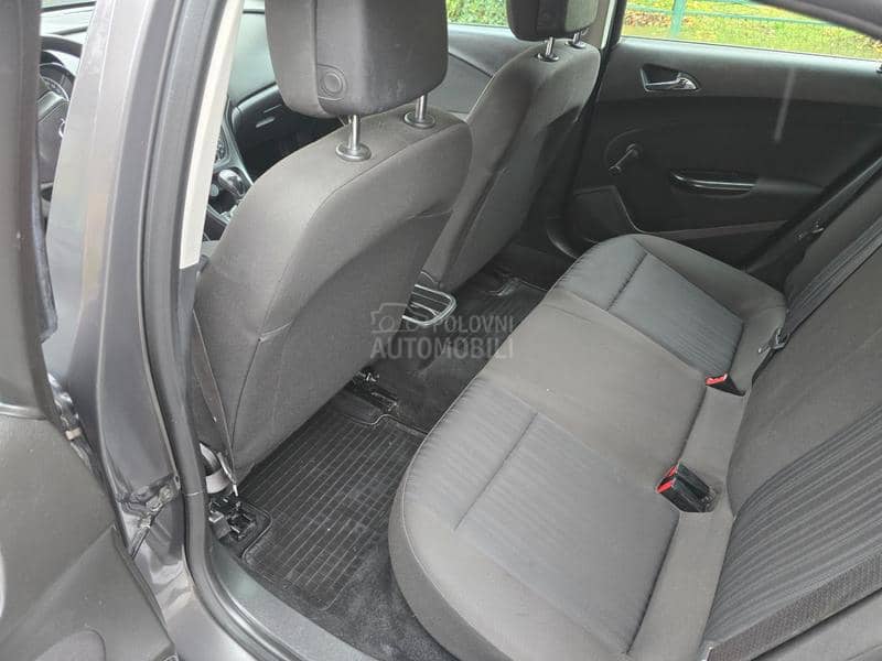 Opel Astra J 1.4 obican motor