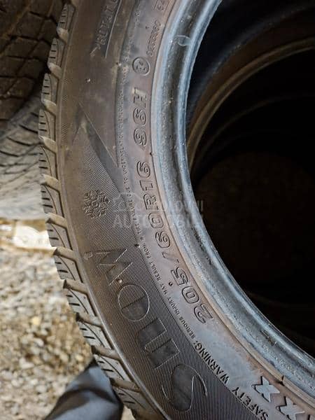 Maxxis 205/60 R16 Zimska