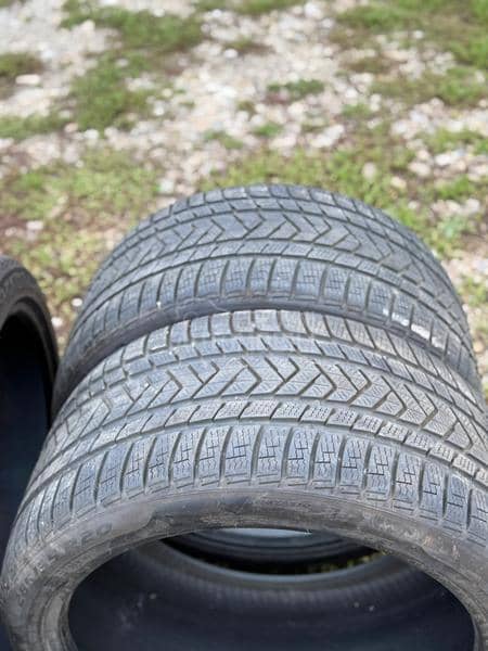 Pirelli 285/35 R20 Zimska