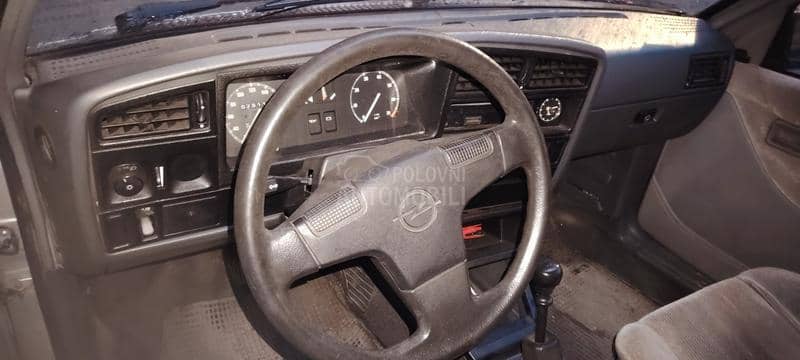 Opel Ascona 1.6