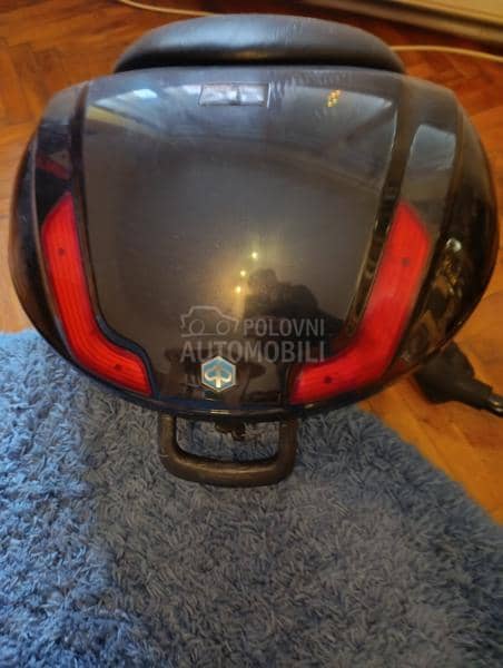 MP3 kofer sa nosačem, komplet.