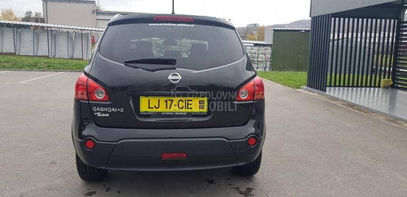 Nissan Qashqai + 2 Acenta