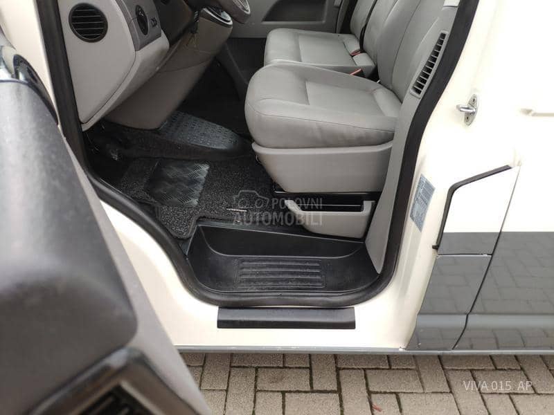 Volkswagen Transporter T5 1.9 TDI LONG 6SEDISTA
