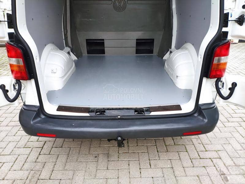Volkswagen Transporter T5 1.9 TDI LONG 6SEDISTA