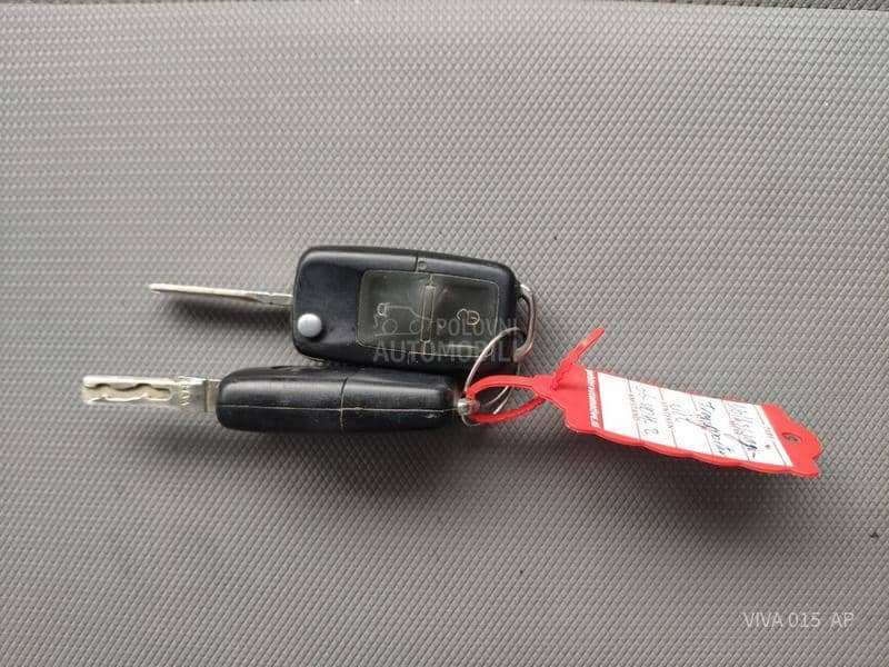 Volkswagen Transporter T5 1.9 TDI LONG 6SEDISTA