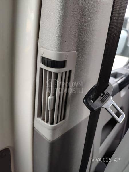 Volkswagen Transporter T5 1.9 TDI LONG 6SEDISTA