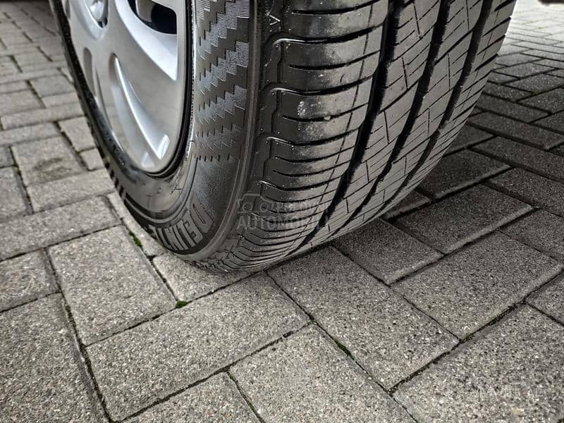 Volkswagen Transporter T5 1.9 TDI LONG 6SEDISTA