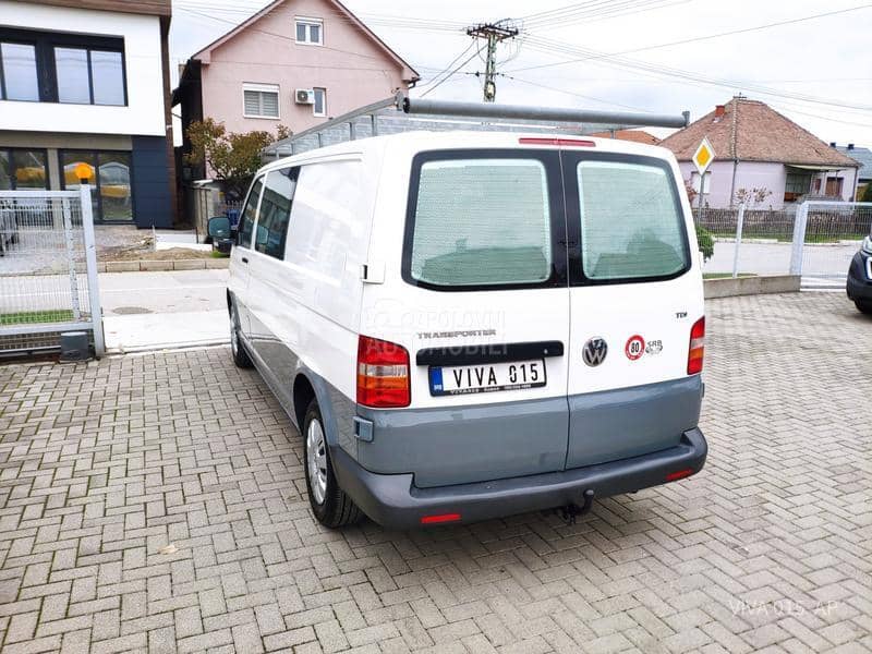 Volkswagen Transporter T5 1.9 TDI LONG 6SEDISTA