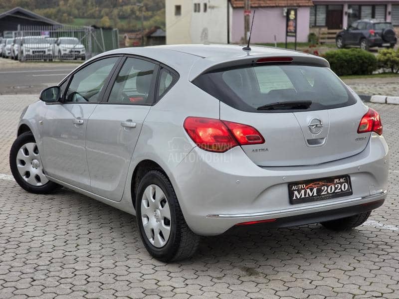 Opel Astra J RESTAJLING