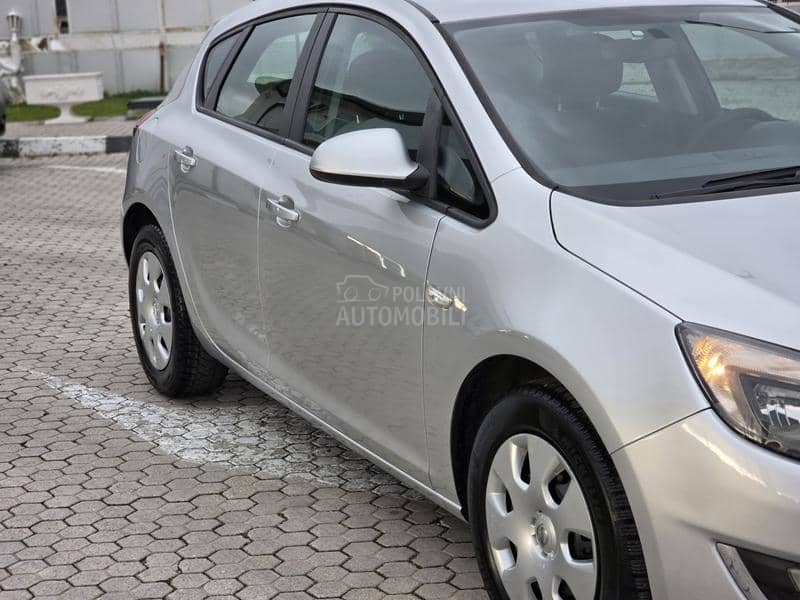 Opel Astra J RESTAJLING