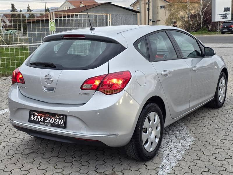 Opel Astra J RESTAJLING