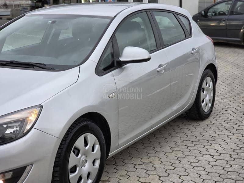 Opel Astra J RESTAJLING