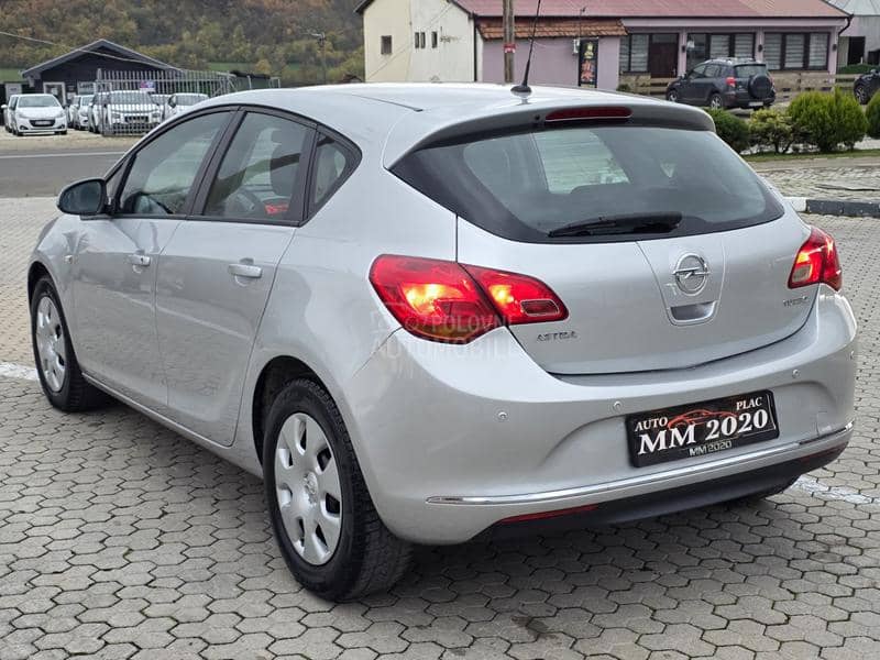 Opel Astra J RESTAJLING