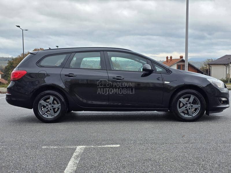 Opel Astra J 1.7 CDTI CH