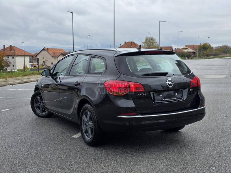 Opel Astra J 1.7 CDTI CH