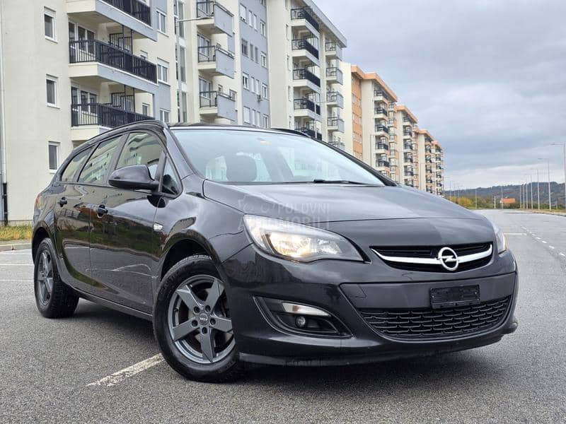 Opel Astra J 1.7 CDTI CH