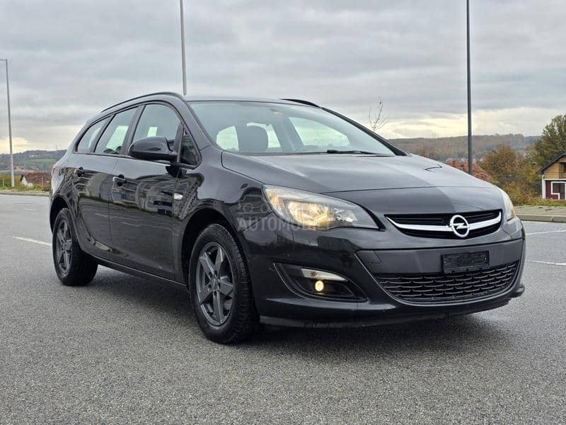 Opel Astra J 1.7 CDTI CH