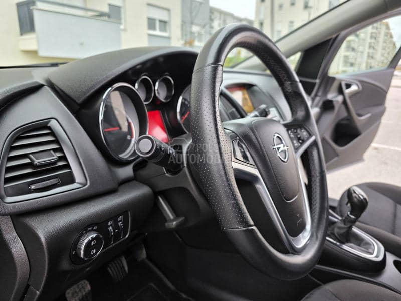 Opel Astra J 1.7 CDTI CH