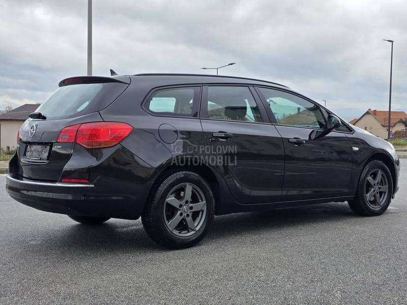 Opel Astra J 1.7 CDTI CH