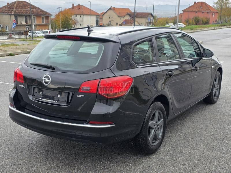 Opel Astra J 1.7 CDTI CH