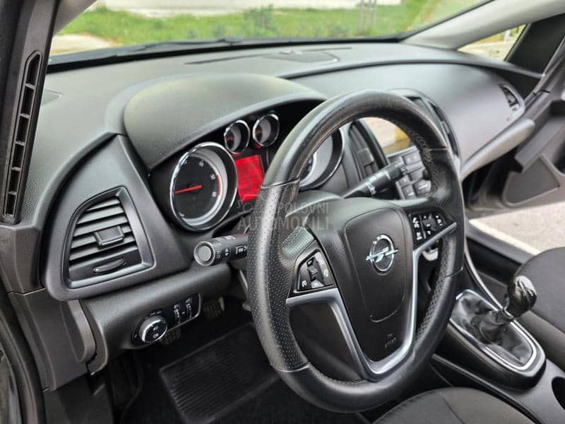 Opel Astra J 1.7 CDTI CH
