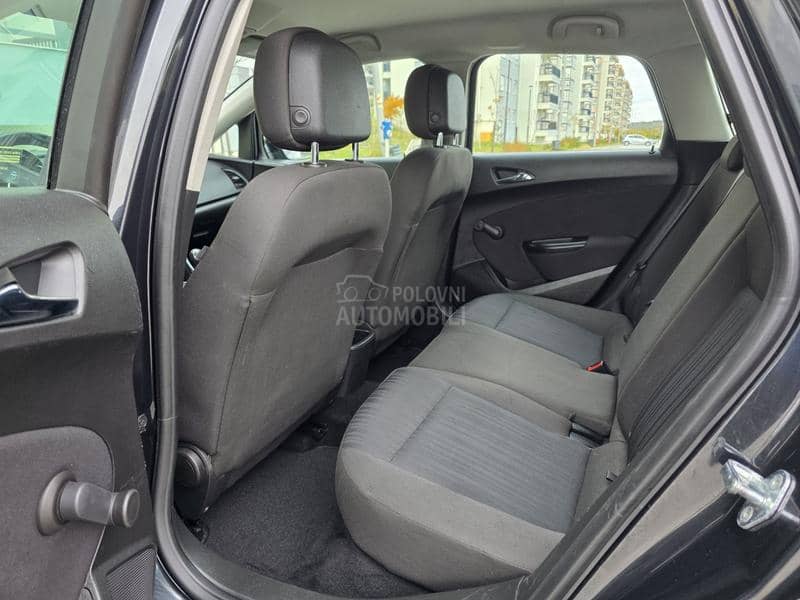 Opel Astra J 1.7 CDTI CH