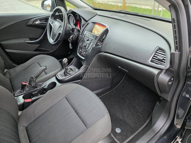 Opel Astra J 1.7 CDTI CH