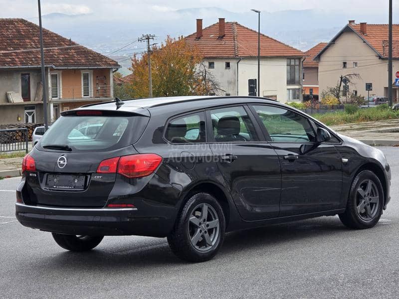 Opel Astra J 1.7 CDTI CH