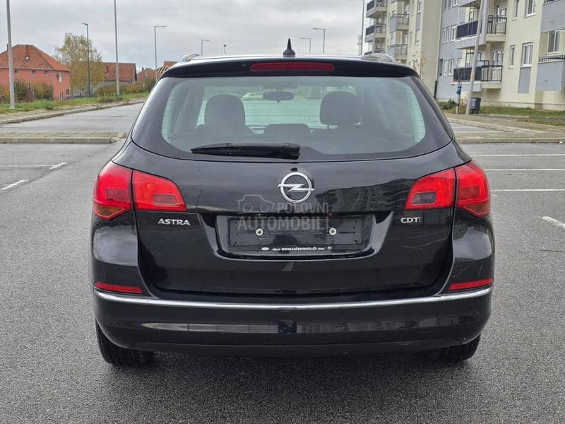 Opel Astra J 1.7 CDTI CH